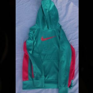 Girls Therma Fit Nike Hoodie
